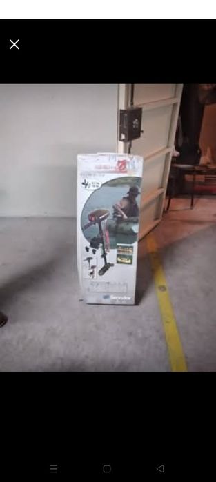 Vendo barco insuflável com motor incluído