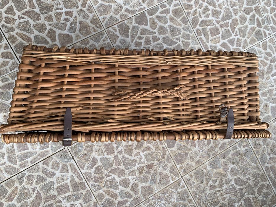 Duas Cestas de piquenique Clássicas com tampa