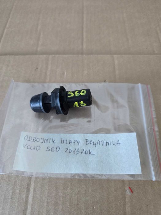 Odbojnik tylnej klapy volvo S40 S60 V70III XC70II V50 2004 - 16