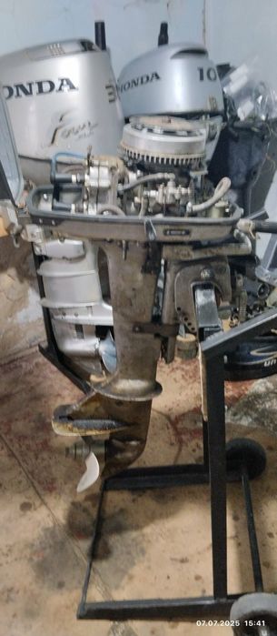 Лодочний мотор запчасти.