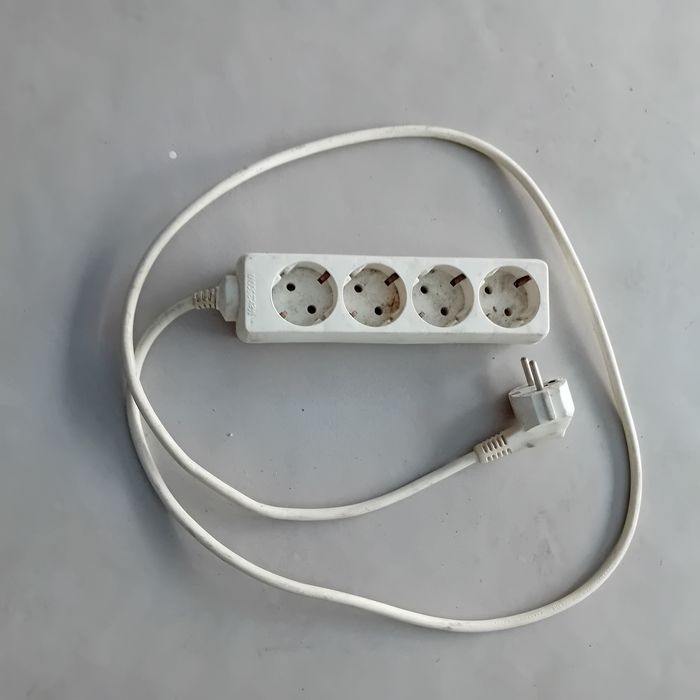 Extensão elétrica 4 tomadas