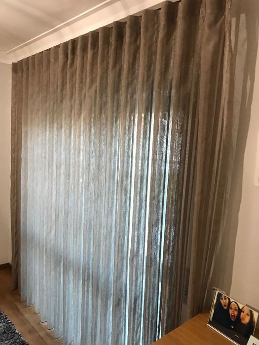 Gray Curtain437317016812277761