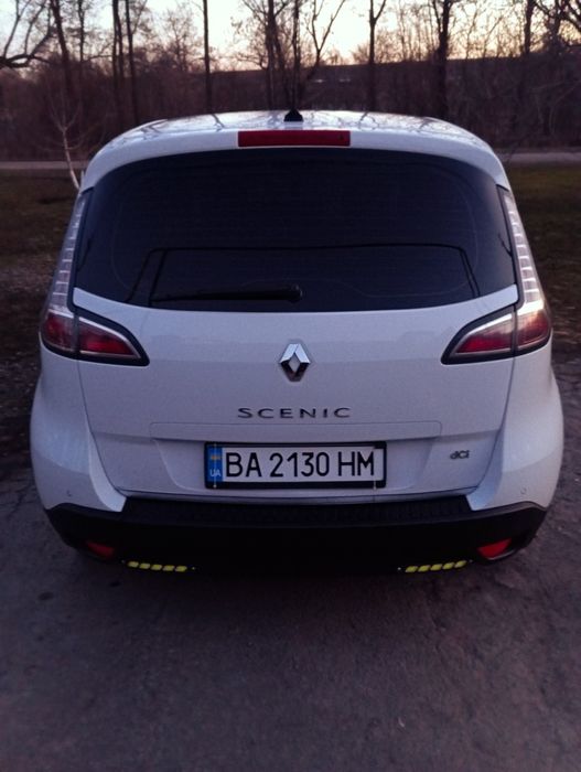 ТЕРМІНОВО. Продам Рено Сценік економний дизель.