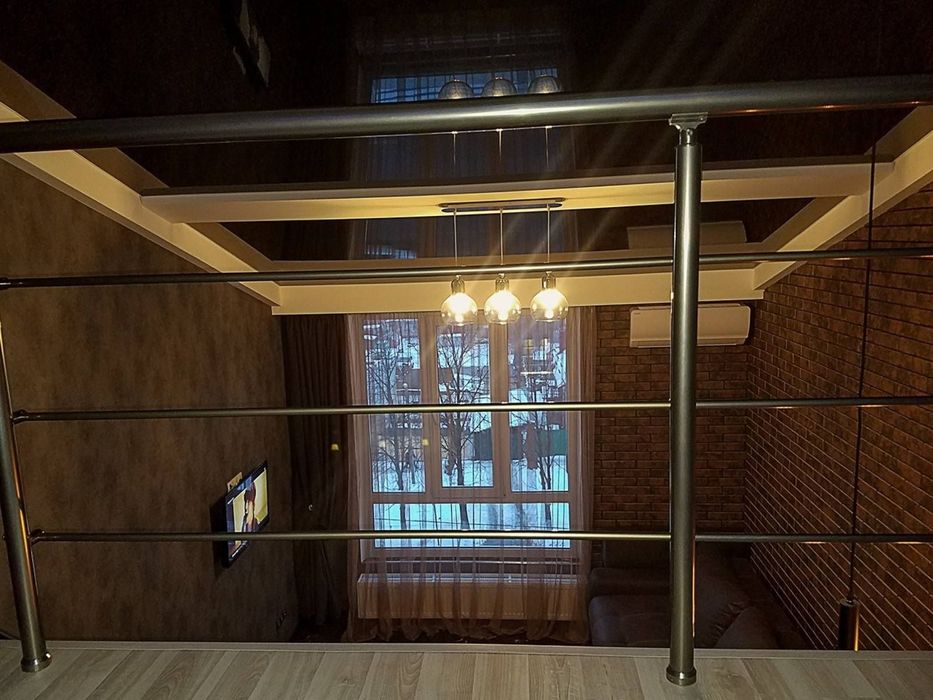 Сдаю 2эт.кв.в стиле ЛОФТ посуточно и почасово. М.Холодная гора. Класс