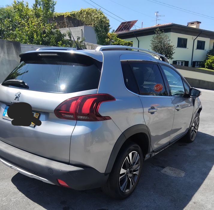 Vendo peugeot 2008 1.2  130 cv de 2019 nacional acidentado salvado