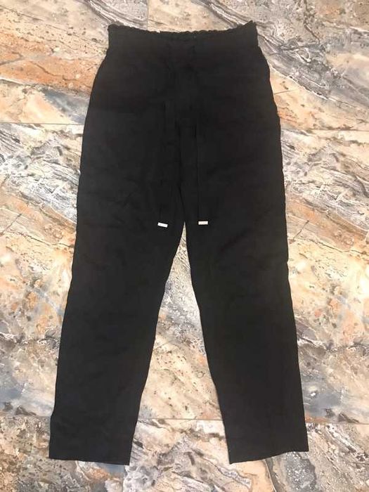 Czarne zwiewne spodnie ze sznurkiem eleganckie nietypowe