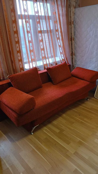 диван для вітальні