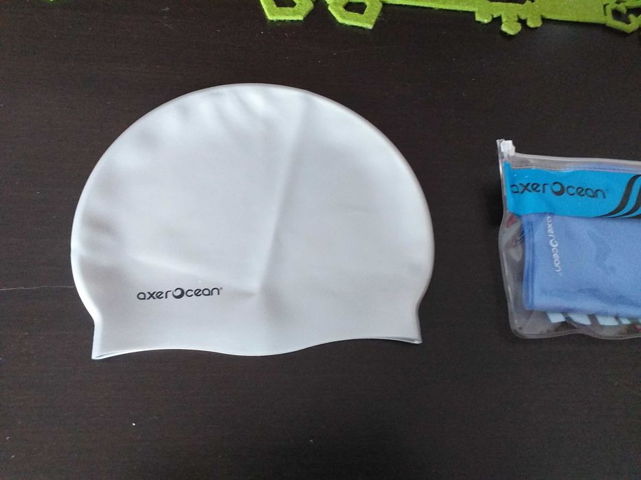 Czepek kąpielowy i klapki dla dzieci na basen