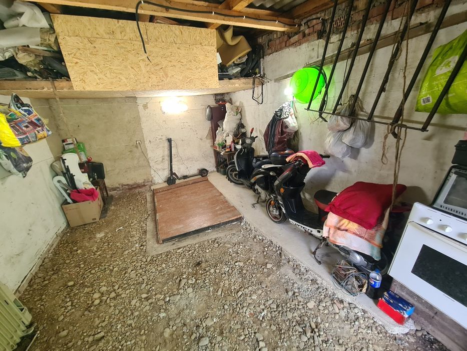 Продам гараж 6X4 кооперативі номер 1 за жд вокзалом