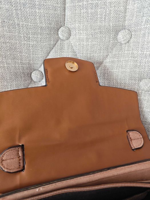 Różowa torebka zamszowa Parfois