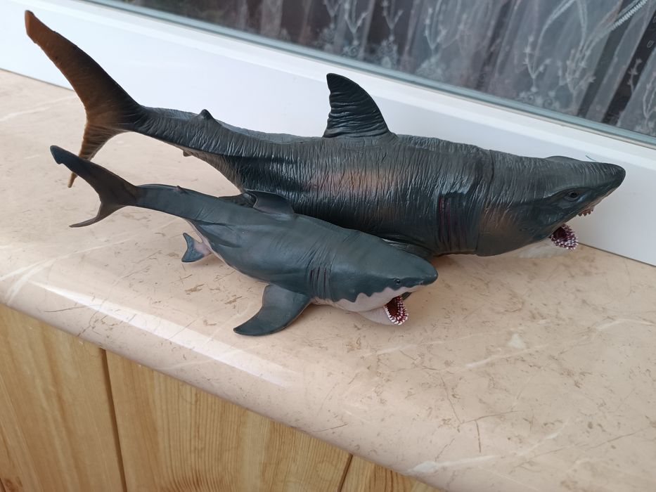 Фигурка акула мегалодон