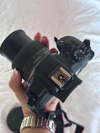 Maquina Fotografica Canon EOS R100