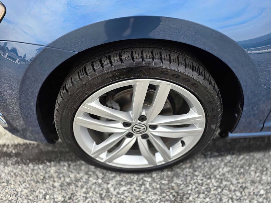 Volkswagen Golf      2017