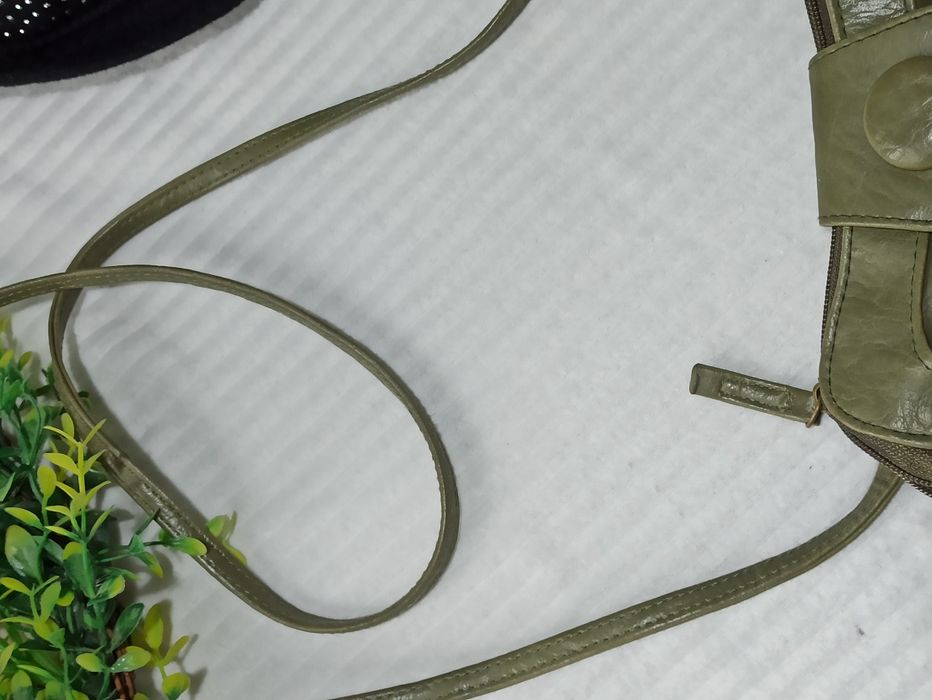 Sg Zielona khaki mała torebka na długim pasku listonoszka