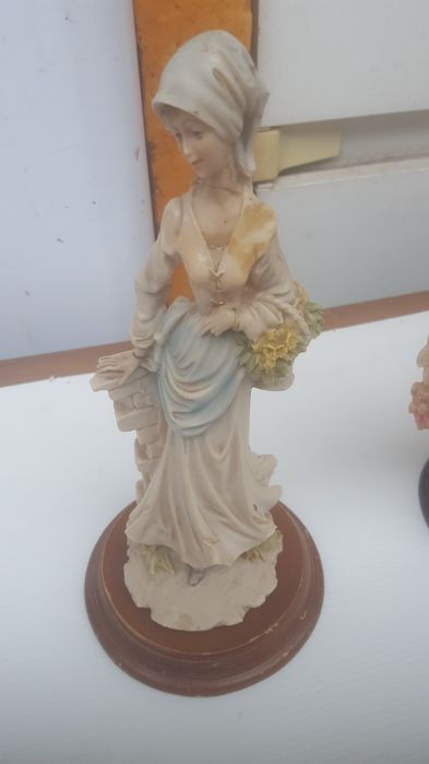 3 estatuetas em marfinite Genuína 10 euros  cada
