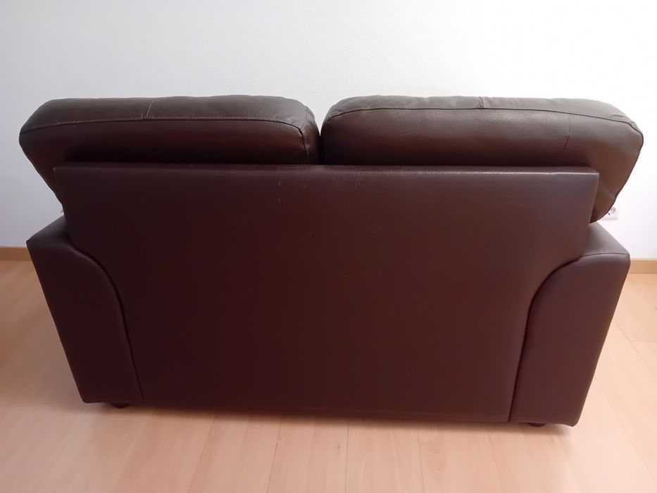 Sofá castanho 2 lugares