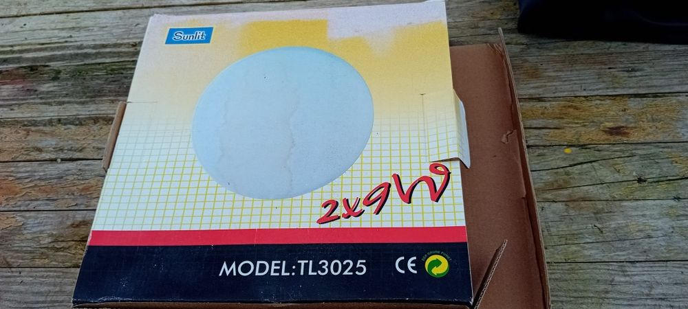 Candeeiro com duas lâmpadas halogeneo