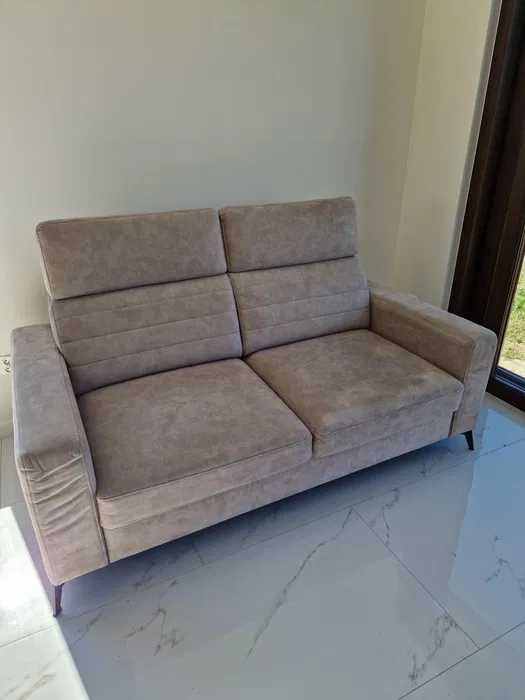 Piękna Nowoczesna, beżowa sofa kanapa 3 osobowa regulowane zagłówki