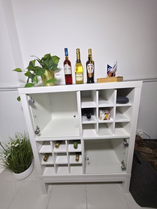Estante IKEA KALLAX - Bar | 2 Vitrines + 2 Garrafeiras | Suporte Metal