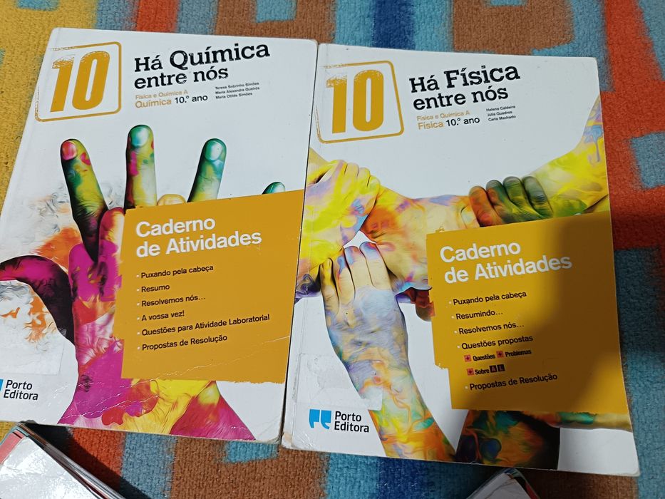 Manuais e cadernos de atividades físico química 10.ano