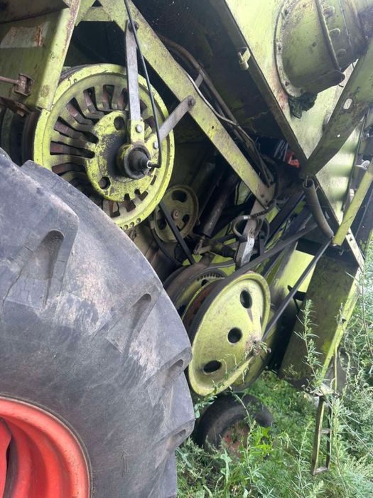 Комбайн CLAAS Senator у робочому стані
