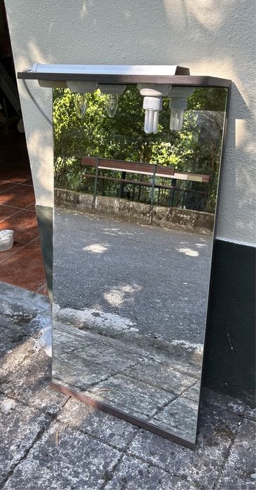 Espelho de casa de banho, com duas lâmpadas64752055640451121