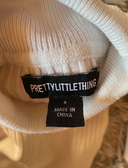 Krótki golf PrettyLittleThing