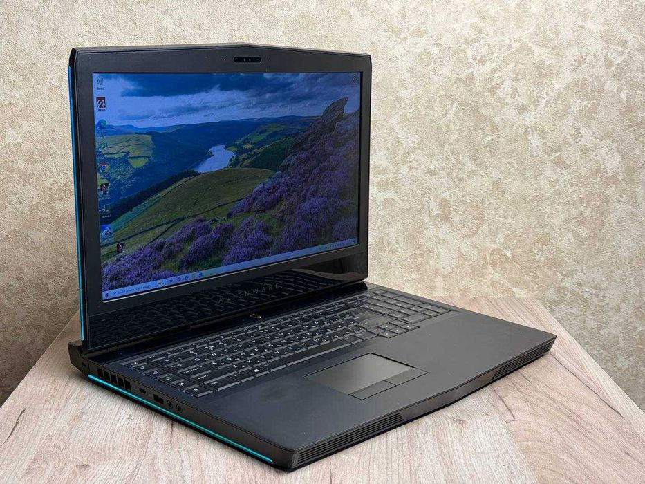ИГРОВОЙ Dell ALIENWARE 17.3 FHD ips/GTX 1060 6GB/i7-7700/16GB/SSD512