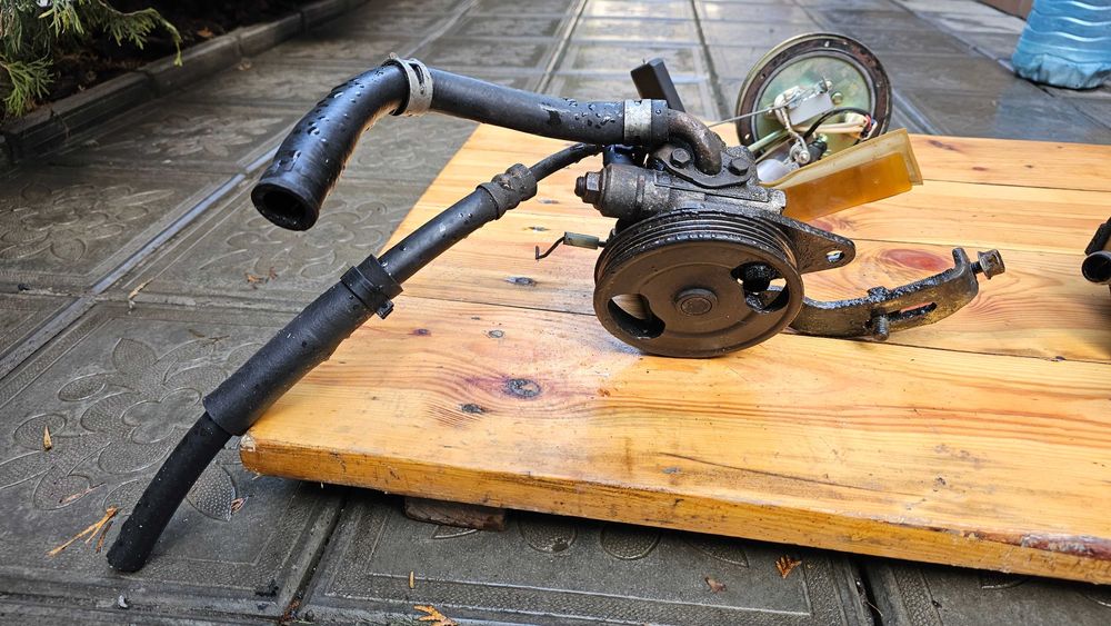 Скло дверей до автомобіля Мазда мх3