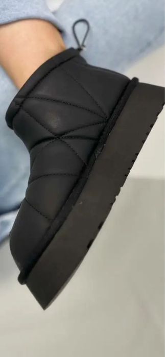 Жіночі зимові угги. Розпродаж