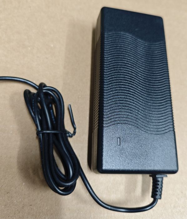 Ładowarka do hulajnogi elektrycznej roweru 29.4V 2A