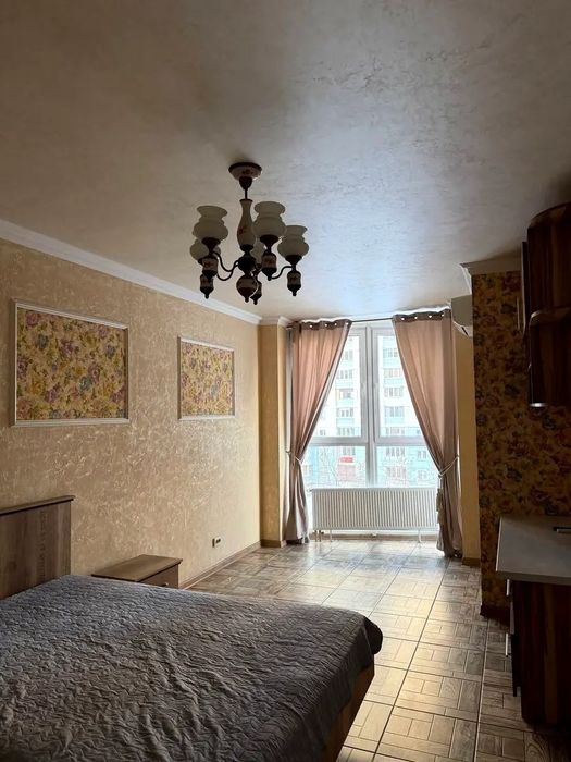 Квартира з ремонтом, вул. Драгоманова  2, Позняки