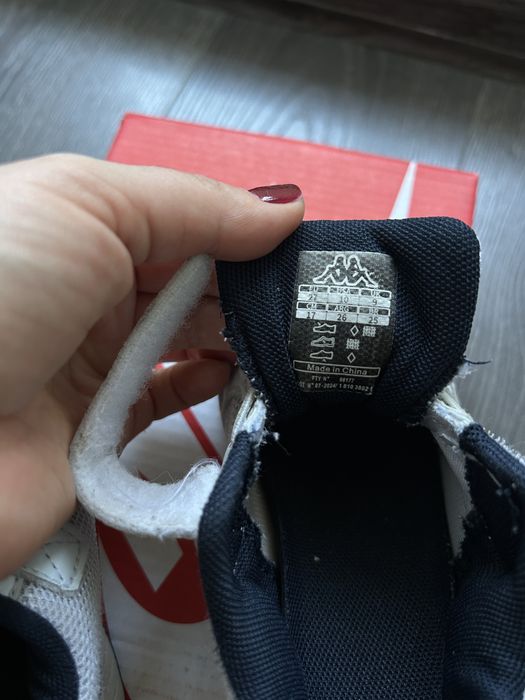 Продам дитячі  кросівки Kappa 28 р