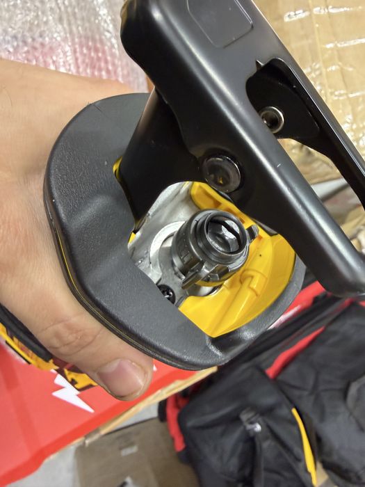 Безщіткова сабельна пила Dewalt DCS382 20v USA