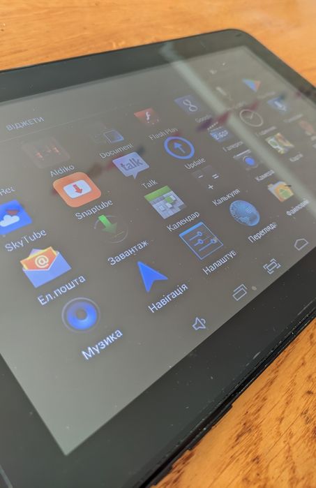 Планшет Assistant AP-110, робочий стан. 10,1 дюйм