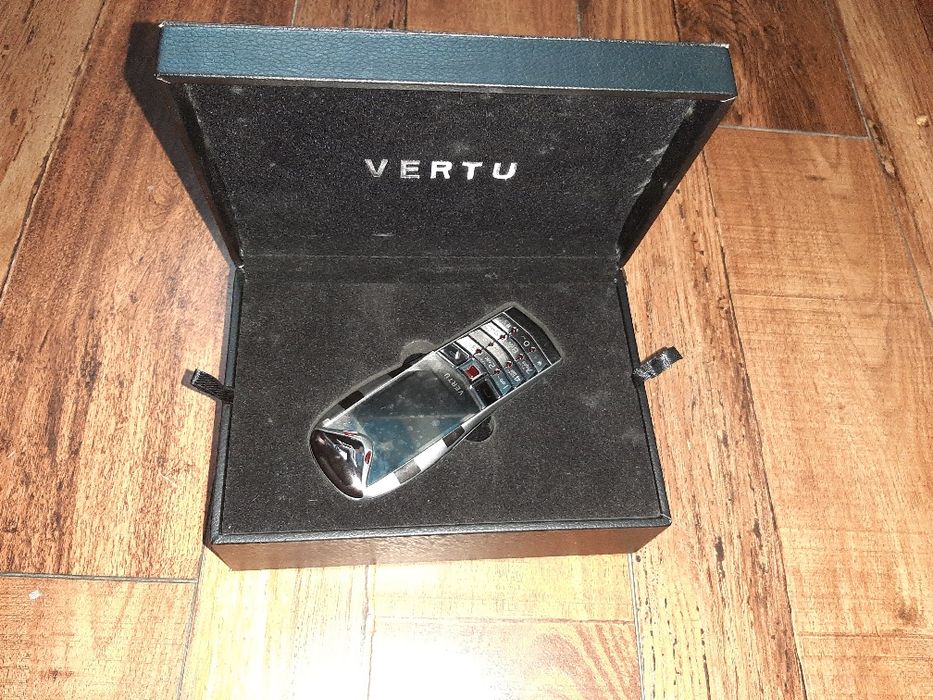 Мобильный телефон VERTU