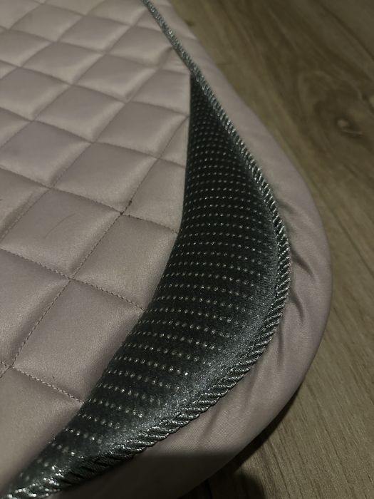 czaprak horze różowy