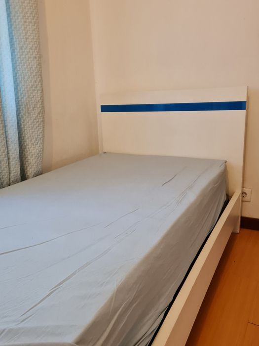 Conjunto de três móveis