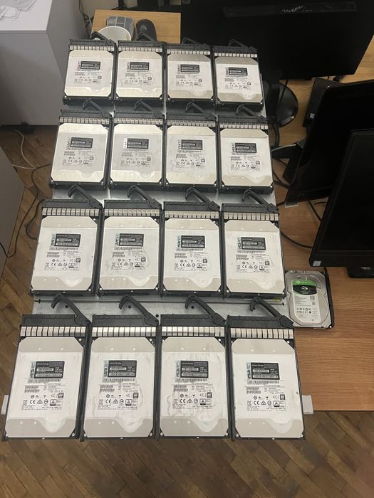 Серверні диски 18TB SAS 12Gb/s