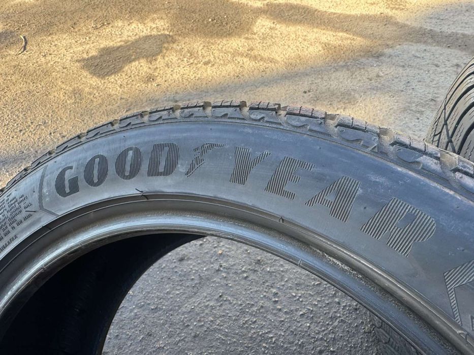Зимові шини Goodyear 245/45 R18 резина RunFlat