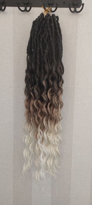 Szydłowane włosy syntetyczne, faliste, kręcone 4 sztuki