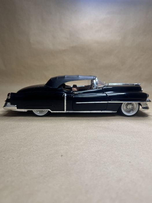 Cadillac Eldorado 1953 модел 1:18