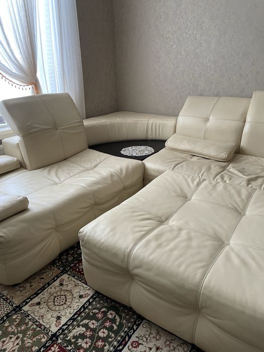Продам ітайський шкіряний диван