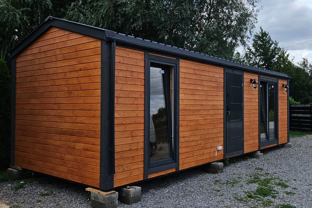 Domek drewniany ocieplony 8x3.2m gotowy do zamieszkania