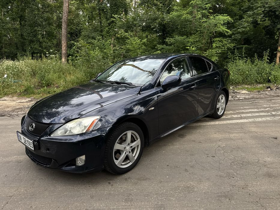 Lexus is 220d, 2007рік