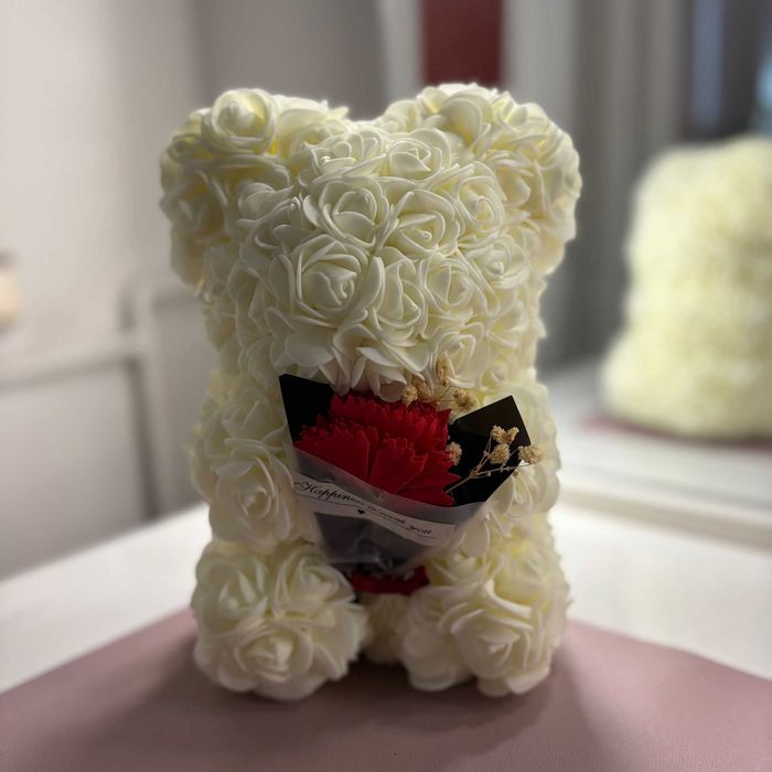 Miś z róż robiony własnoręcznie