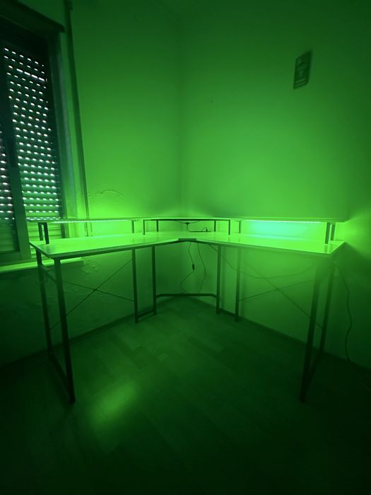 Secretaria com luz led