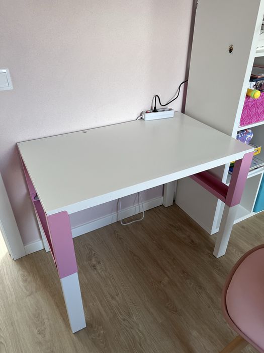 Mesa quarto de criança