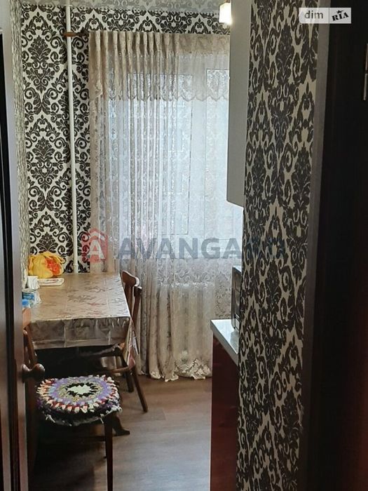 Квартира у чудовому стані. 2 роздільні кімнати. Тихий район.