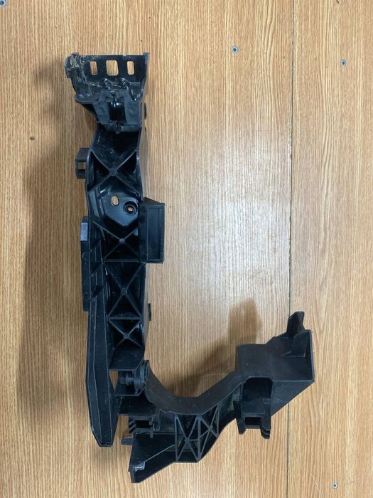 Porsche macan 95c кронштейн фари лівий 95c807419